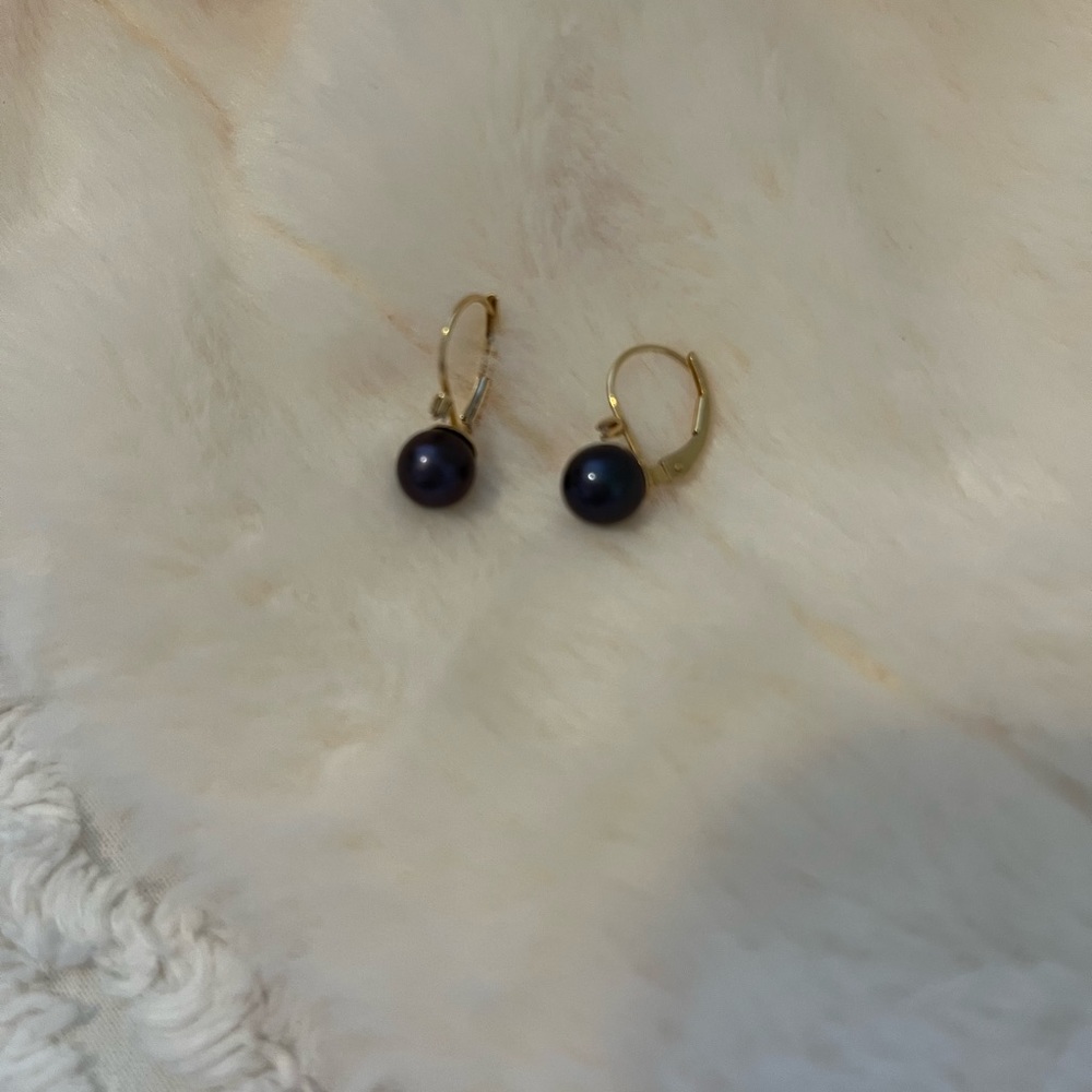 14 kt gold earrings